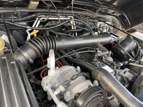 Used 1999 Jeep Wrangler Sahara image 25