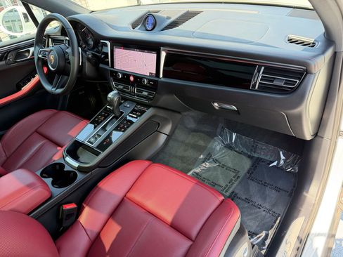 Used 2023 Porsche Macan S AWD/4WD image 16