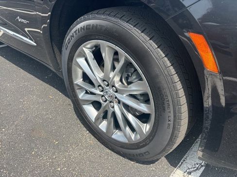 Used 2023 Buick Enclave Avenir image 22