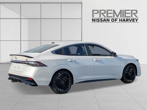 New 2026 Nissan Sentra SR w/ Floor Mat Package image 5