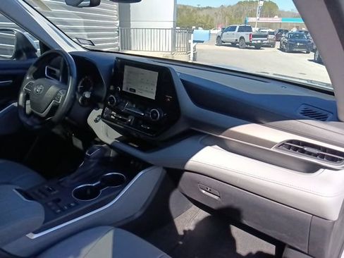 Used 2023 Toyota Highlander XLE image 35