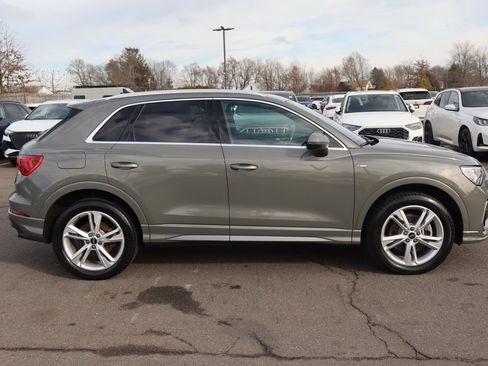 Used 2023 Audi Q3 2.0T Premium w/ Convenience Package image 4