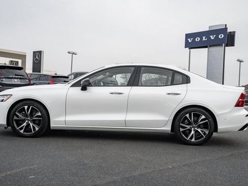 Used 2024 Volvo S60 B5 Plus image 4