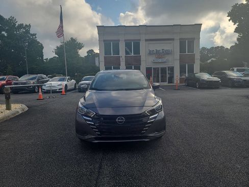 Used 2024 Nissan Versa SV w/ Trunk Package image 2