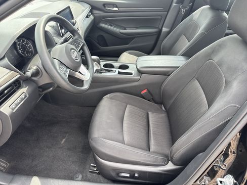 Used 2025 Nissan Altima 2.5 SV FWD image 5