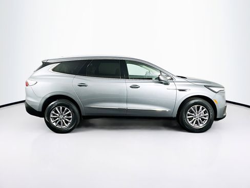 Used 2023 Buick Enclave Essence image 10