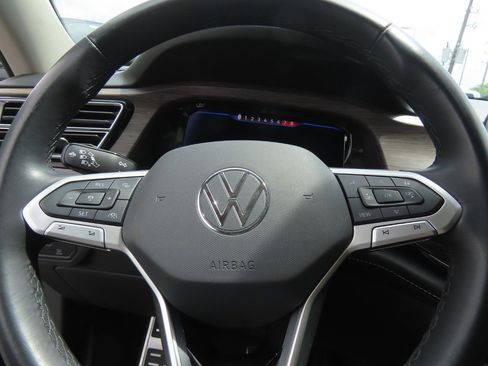 Used 2024 Volkswagen Atlas SEL Premium R-Line AWD/4WD image 28