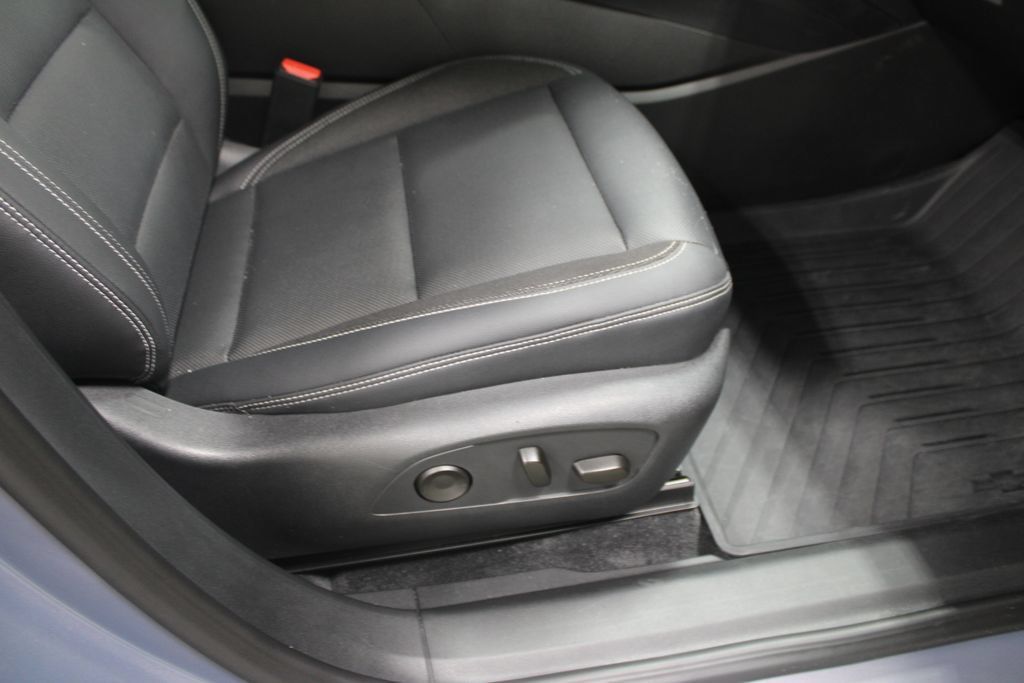 Used 2024 Chevrolet Blazer EV LT AWD/4WD image 21