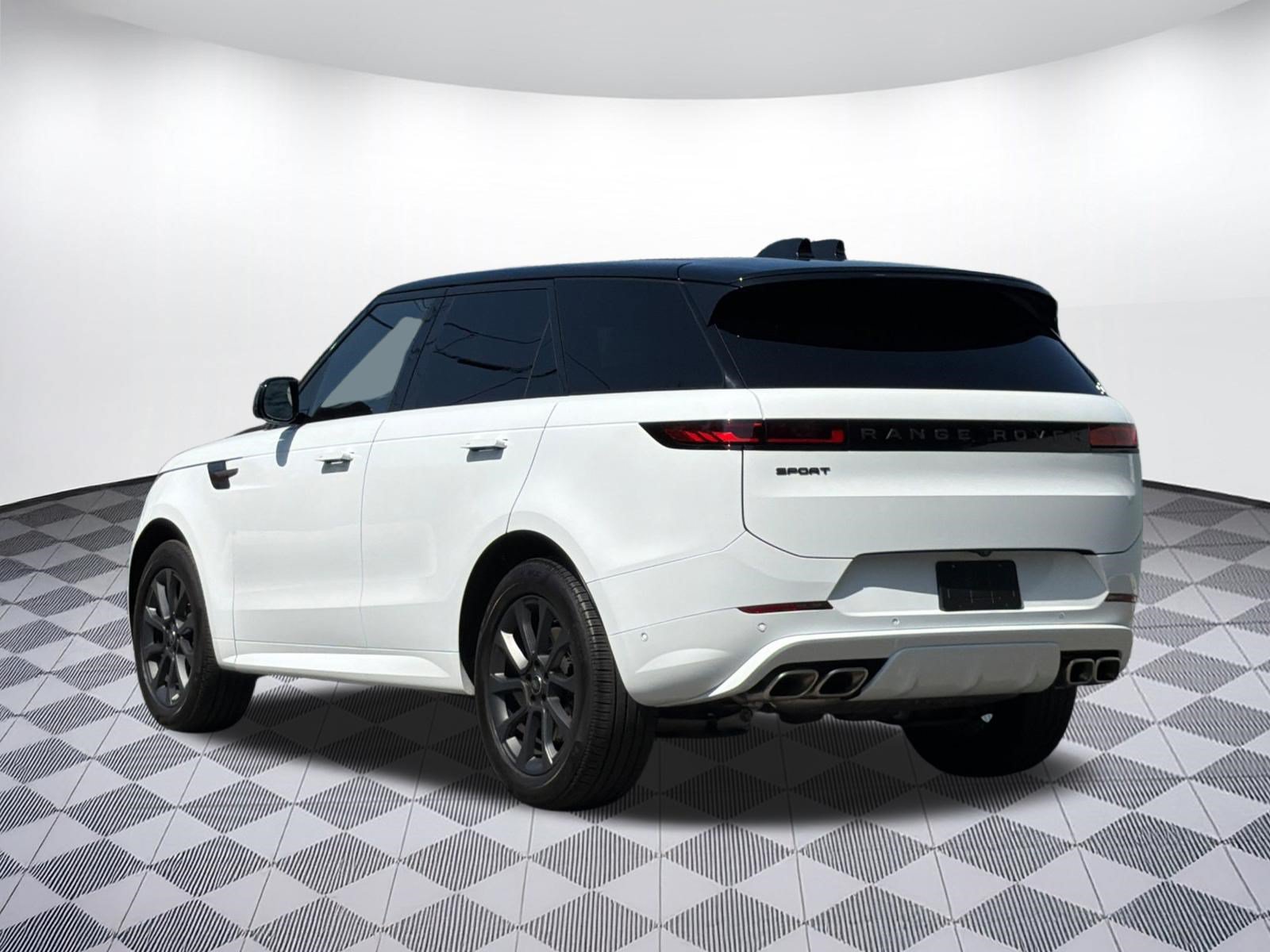 Used 2025 Land Rover Range Rover Sport Dynamic SE AWD/4WD image 3