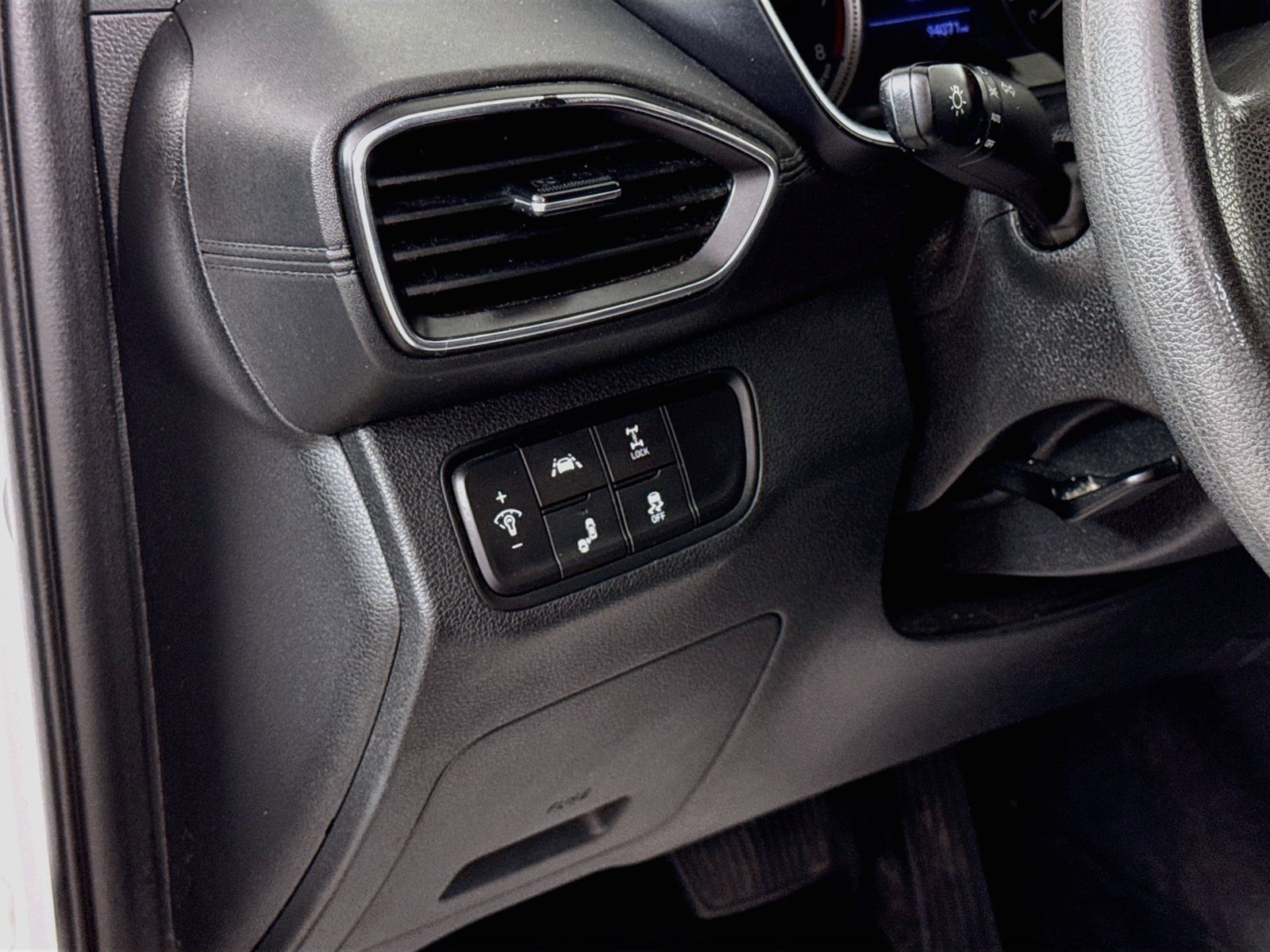 Used 2019 Hyundai Santa Fe SE AWD/4WD image 13