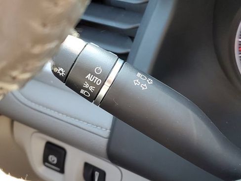 Used 2019 GMC Acadia SLE AWD/4WD image 23