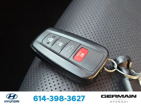 Used 2021 Toyota RAV4 Limited AWD/4WD image 34