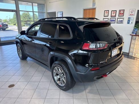 Used 2022 Jeep Cherokee Trailhawk w/ Comfort/Convenience Group AWD/4WD image 11