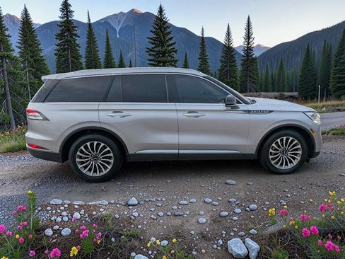 Used 2022 Lincoln Aviator Reserve w/ Equipment Group 201A AWD/4WD image 7
