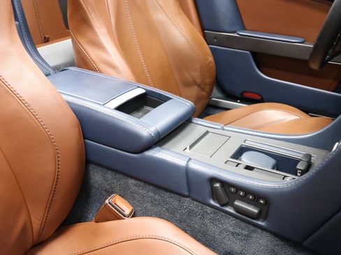 Used 2014 Aston Martin V8 Vantage Roadster image 69