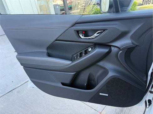 Used 2024 Subaru Crosstrek 2.5i Limited w/ Crosstrek Mirror Package image 28