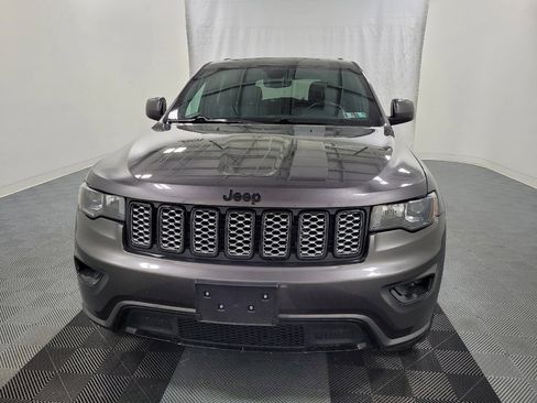 Used 2018 Jeep Grand Cherokee Altitude RWD image 15