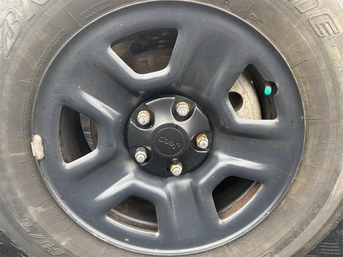 Certified 2020 Jeep Wrangler Sport image 20