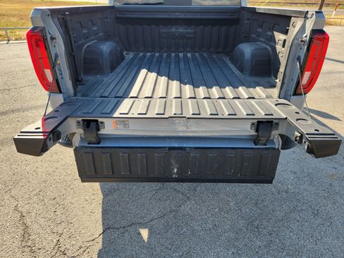 Used 2025 GMC Sierra 1500 AT4 w/ AT4 Premium Package AWD/4WD image 33