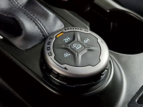 Used 2022 Ford Bronco Outer Banks image 18