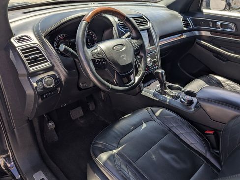 Used 2017 Ford Explorer Platinum AWD/4WD image 16