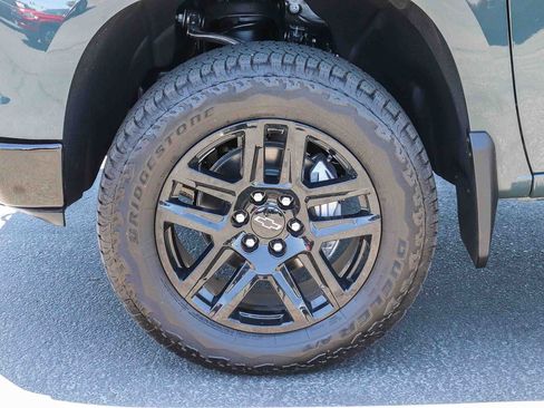 Used 2026 Chevrolet Silverado 1500 LT Trail Boss w/ Safety Package AWD/4WD image 9