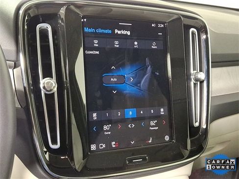 Used 2024 Volvo XC40 B5 Ultimate w/ Protection Package Premier image 18