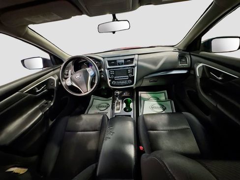 Used 2018 Nissan Altima 2.5 SR w/ Interior Lighting Package image 15