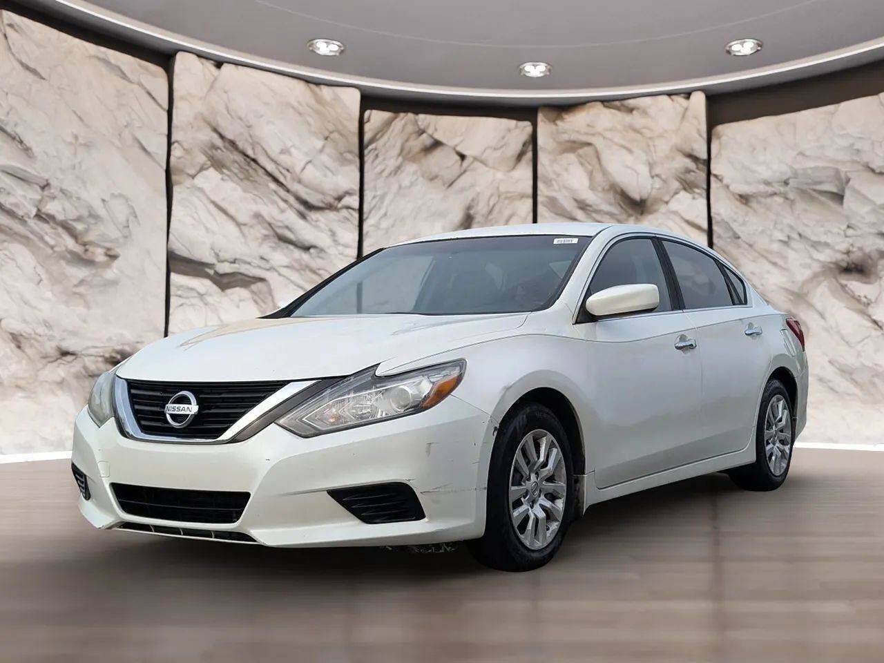 Used 2016 Nissan Altima 2.5 S FWD image 2