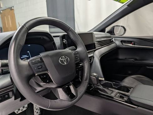 Used 2025 Toyota Camry XSE AWD/4WD image 17