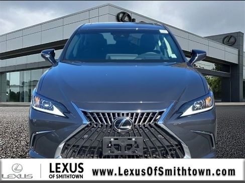 New 2025 Lexus ES 300h w/ Luxury Package image 2