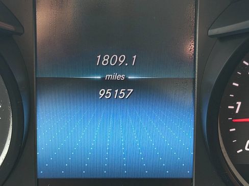 Used 2020 Mercedes-Benz GLC 300 4MATIC image 56