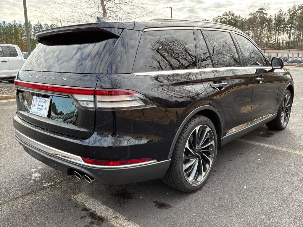 Certified 2025 Lincoln Aviator Reserve w/ Illumination Package RWD image 5