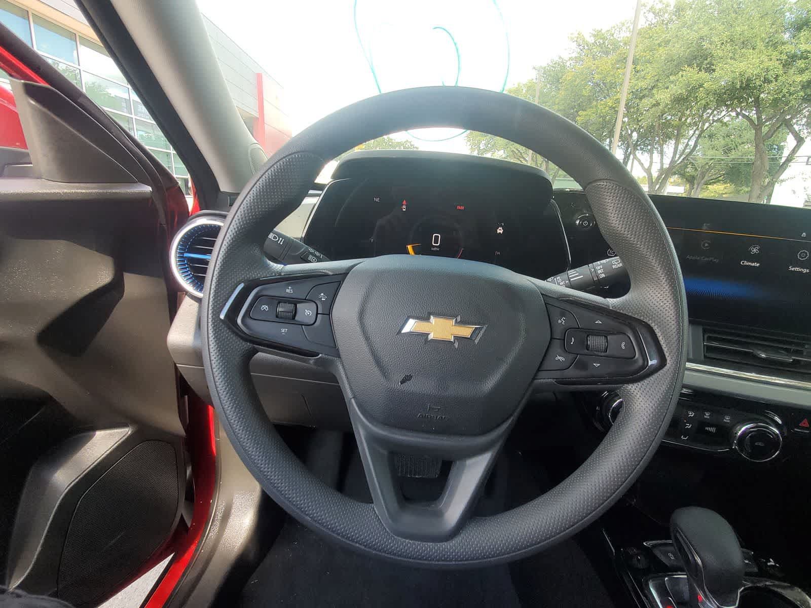 Used 2026 Chevrolet Trax LT FWD image 14