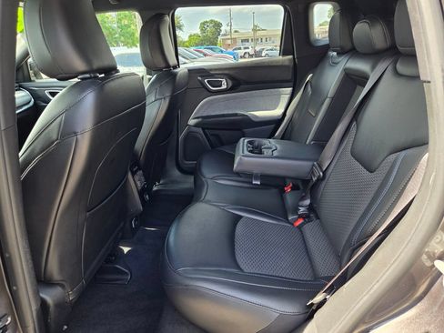 Certified 2023 Jeep Compass Latitude AWD/4WD image 15