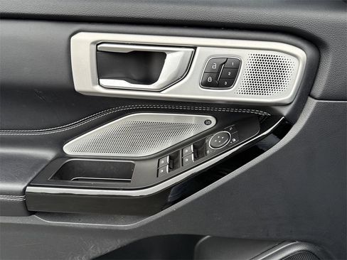 Used 2022 Ford Explorer ST w/ Equipment Group 401A image 8