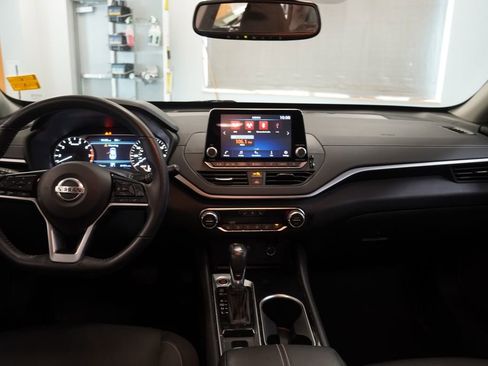 Used 2020 Nissan Altima 2.5 SV AWD/4WD image 10