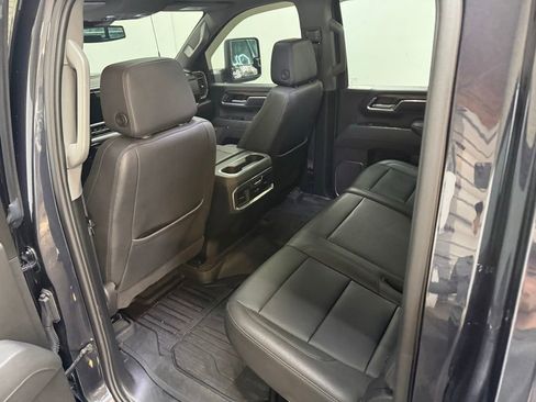 Used 2025 GMC Sierra 2500 SLT image 29