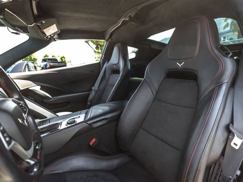 Used 2016 Chevrolet Corvette Z06 w/ 3LZ Preferred Equipment Group RWD image 29