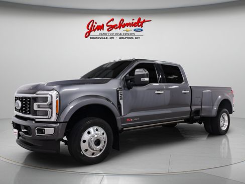 Used 2023 Ford F450 Platinum w/ FX4 Off-Road Package AWD/4WD image 3