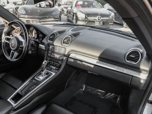 Used 2018 Porsche 718 Cayman S RWD image 10
