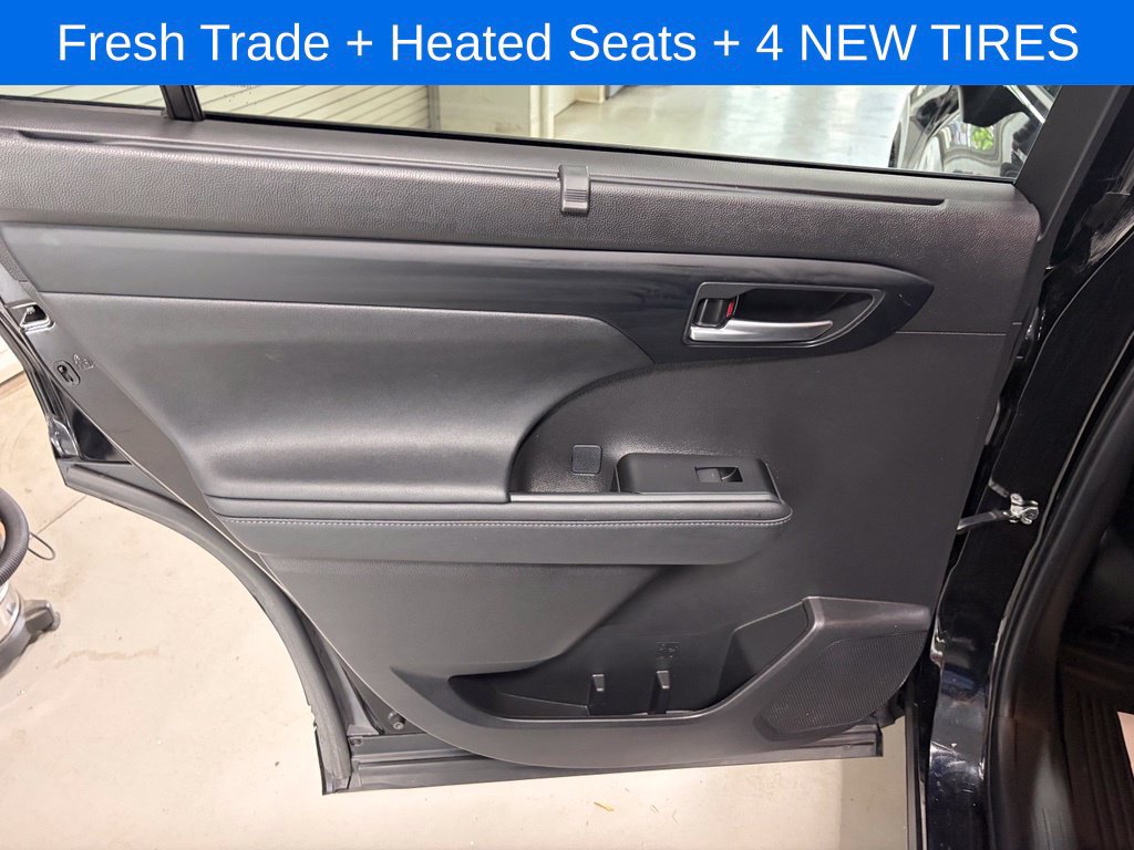 Used 2024 Toyota Highlander XSE AWD/4WD image 14