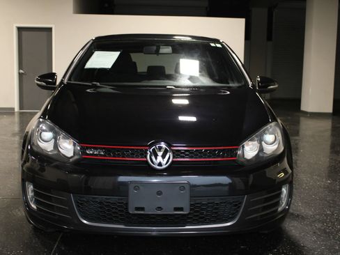 Used 2011 Volkswagen Golf 4-Door FWD image 7