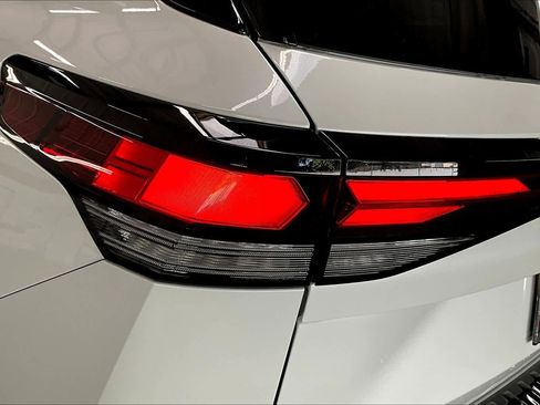 New 2026 Volkswagen Tiguan SE R-Line image 24