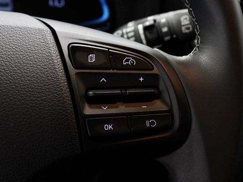 Certified 2024 Hyundai Venue SEL FWD image 30