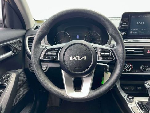Used 2023 Kia Seltos LX AWD/4WD image 14