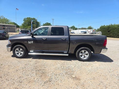 Used 2020 RAM 1500 Classic SLT w/ Luxury Group AWD/4WD image 6