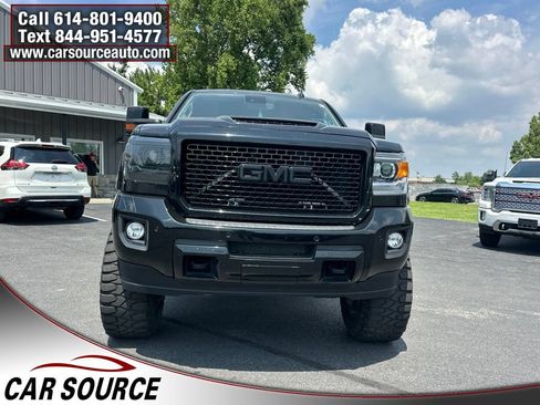 Used 2017 GMC Sierra 2500 Denali AWD/4WD image 2