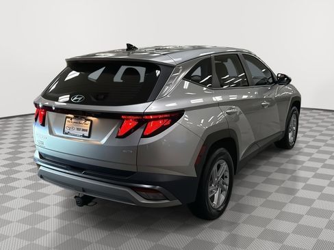 Certified 2025 Hyundai Tucson SE AWD/4WD image 5