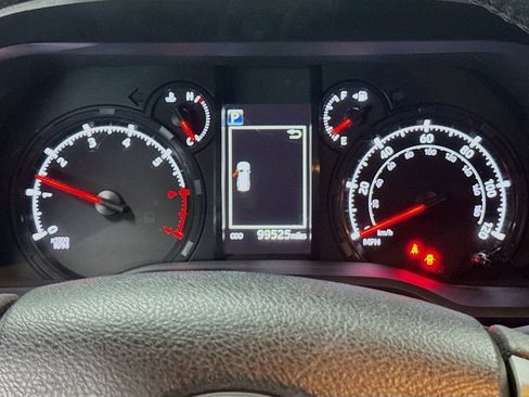 Used 2022 Toyota 4Runner SR5 Premium w/ Moonroof Package AWD/4WD image 10